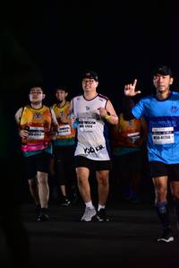 BIB: 0426, 43413, 41750
                            <button type="button" onclick="openModal(10112674)" class="btn btn-primary btn-sm float-right btn-popup" data-toggle="modal" data-target=".modal-high-quality">
                        <i class="fas fa-shopping-cart"></i> Add to Cart
                    </button>
                                            <button type="button" onclick="isThisMe(10112674, true)" class="btn btn-success btn-sm float-right btn-popup btn-isme hidden" data-toggle="tooltip" data-placement="bottom" title="นี่คือรูปของคุณใช่ไหม คลิกที่นี่เพื่อเอาเข้าอัลบั้ม">
                        <i class="fas fa-plus"></i> Add to album
                    </button>
                    <button type="button" onclick="isThisMe(10112674, false)" class="btn btn-warning btn-sm float-right btn-popup btn-isnotme hidden">
                        <i class="fas fa-ban"></i> Remove from album
                    </button>